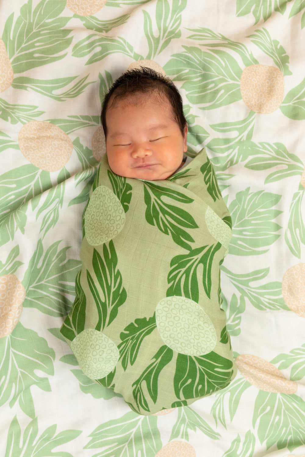 Baby Swaddle - Apple Ulu