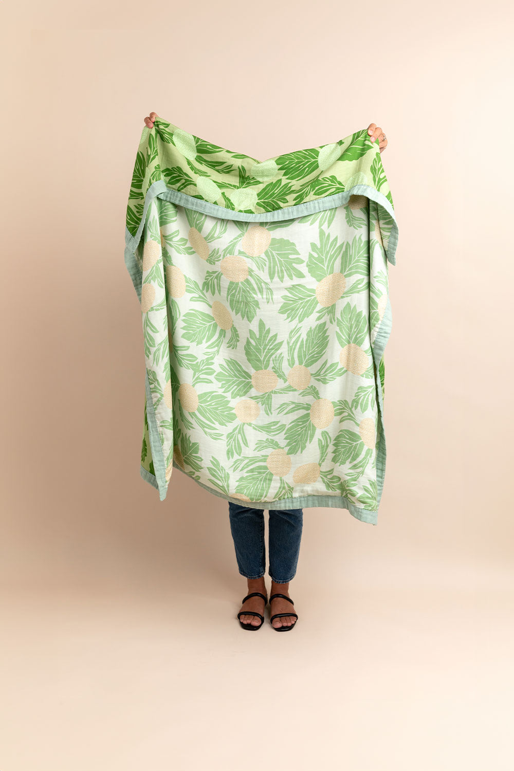 Petite Blanket - Garden/Apple Ulu